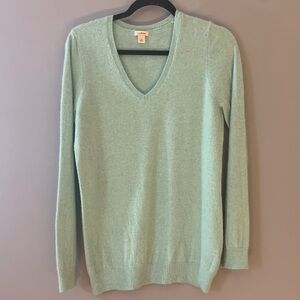 L.L. Bean 100% Cashmere Women's V-Neck Sweater - Soft Mint Size Large Like New